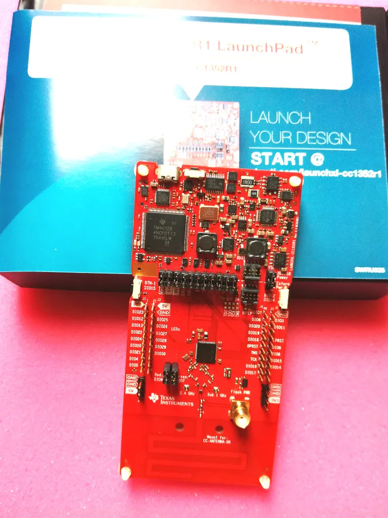 

Spot LAUNCHXL-CC1352R1 SimpleLink Multi-Band Wireless Development Board