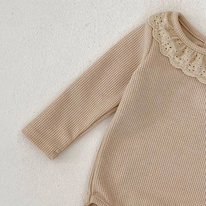 Autumn baby clothing, 0-3 year old female baby lace round collar long sleeved knitted bag fart triangle Ha Yi crawling clothes