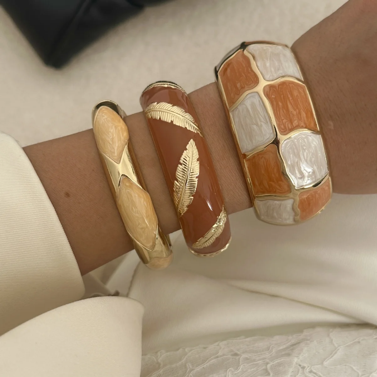 KMVEXO Vintage Punk Orange White Enamel Chunky Bangles Geometric Wide Cuff Spring Metal Bangle Bracelets For Women Men Jewelry