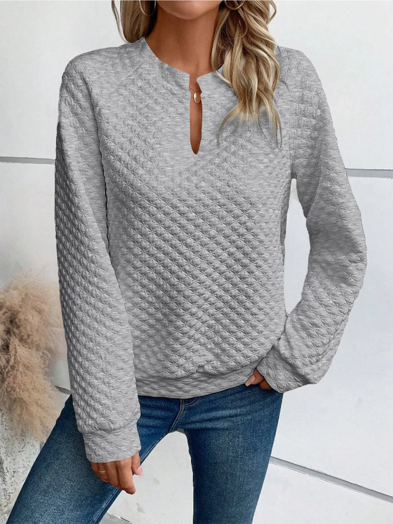 New 2025 Women's Long-sleeved Sweatshirt V-neck Black Fashion Casual Pink White Pullover for Female