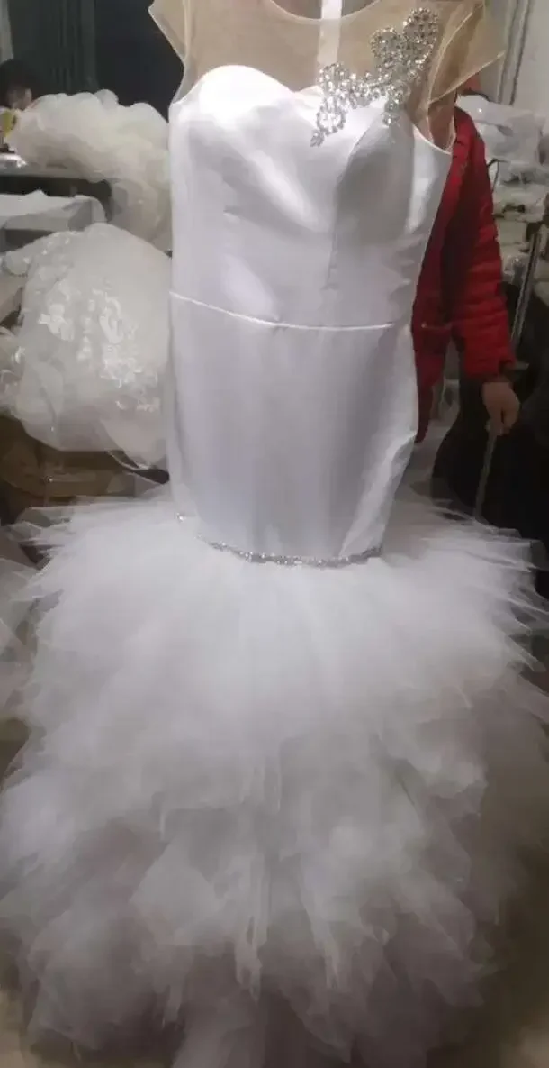 Customized New Arrival Gorgeous African Mermaid Wedding Dresses Elegant Plus Size O Neck Sleeveless Fish Tail Bridal Gowns 2024