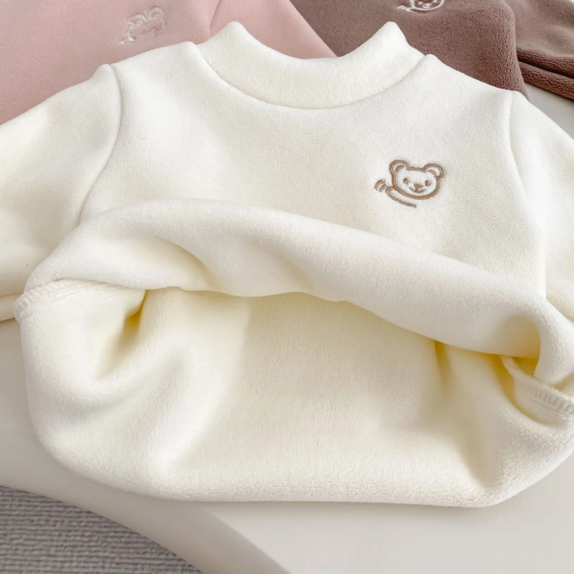 Winter New Children's Velvet Bottom Coat Thickened Warm Baby Long Sleeve Top Cute Bear Round Neck Bottom Coat