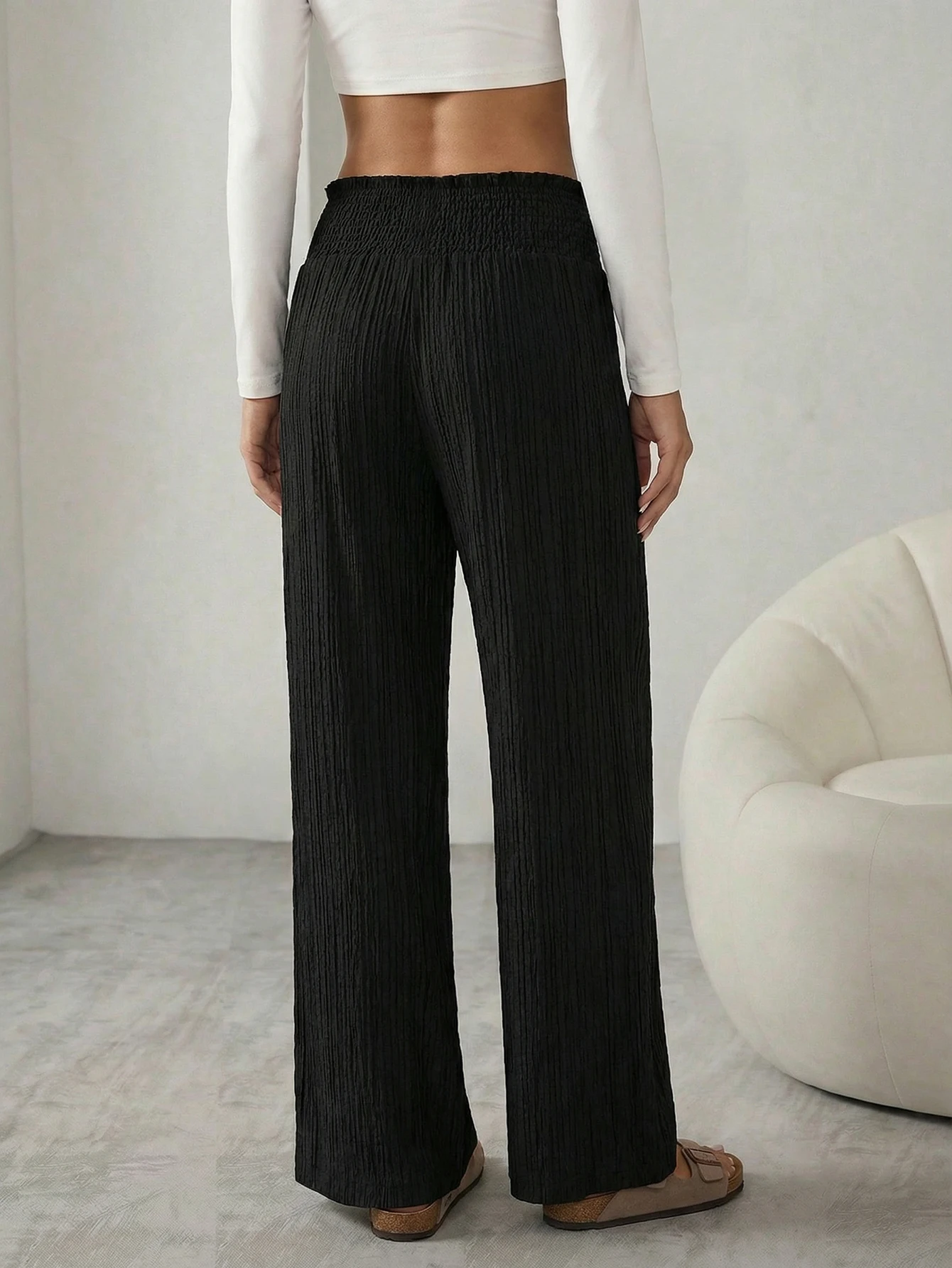 Pantaloni casual larghi da donna neri dimagranti versatili con vita alta arricciata e elastico in vita, perfetti per l'uso quotidiano e il pendolarismo