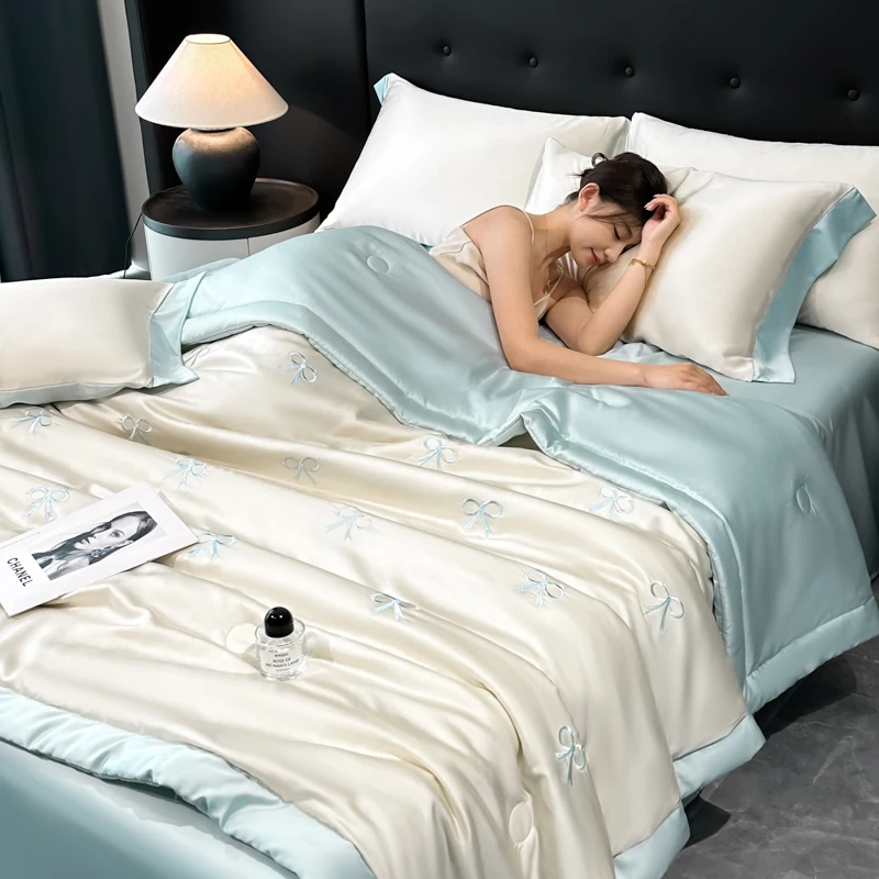 

Skin-friendly Duvet Summer Blanket Embroidered Comforter Quilted Bedding 이불 Single Double Bedspread Quilt(Pillowcase Need Order)