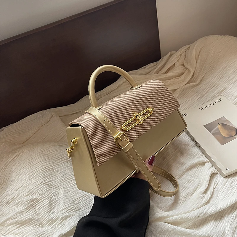

High-End Elegant Crossbody Diaper Bag: Luxury Women's Handbag With Vintage Designer Logo And Large Capacity Leather Messenger