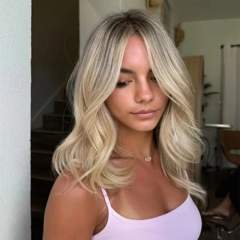 Warme Blonde Kurze Wellige Synthetische Lace-Front-Perücke für Frauen 13x4 Natürliche Welle Bob Aschbraune Ansätze Cosplay Alltagsperücke