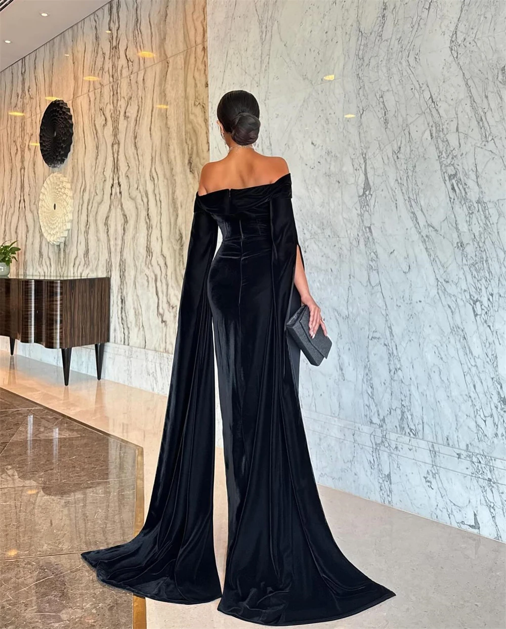 Customized Delicate Black Velour Evening Dress Temperament Ruched Boat Neck Long Sleeves Zipper Back Sweep Train Robe de soirée