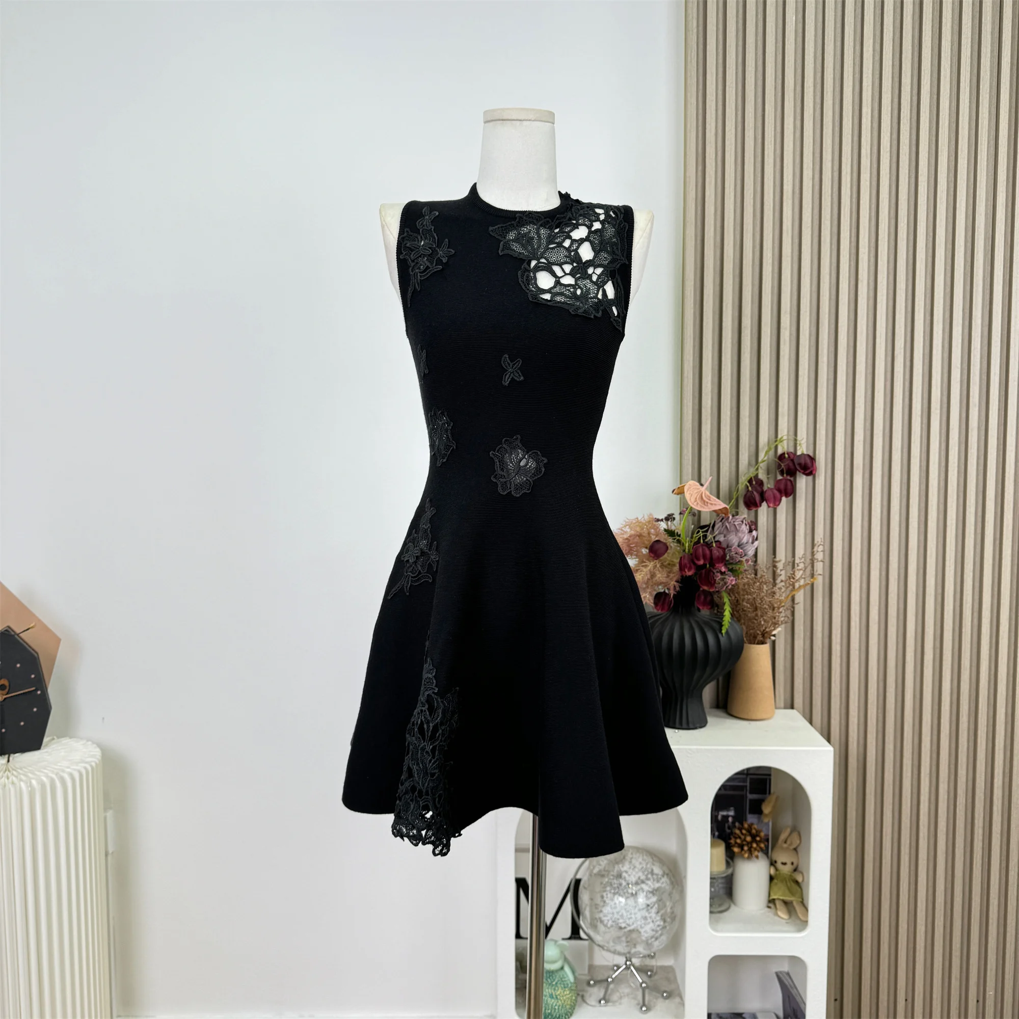 เดรสผู้หญิงลายลูกไม้ทรงเอเข้ารูป กระโปรงทรงเอ สไตล์หรูหรา ดูดีมีระดับ ผ้าถัก แฟชั่นฤดูใบไม้ผลิ สไตล์ฝรั่งเศส คอทรงกลม รุ่น F594