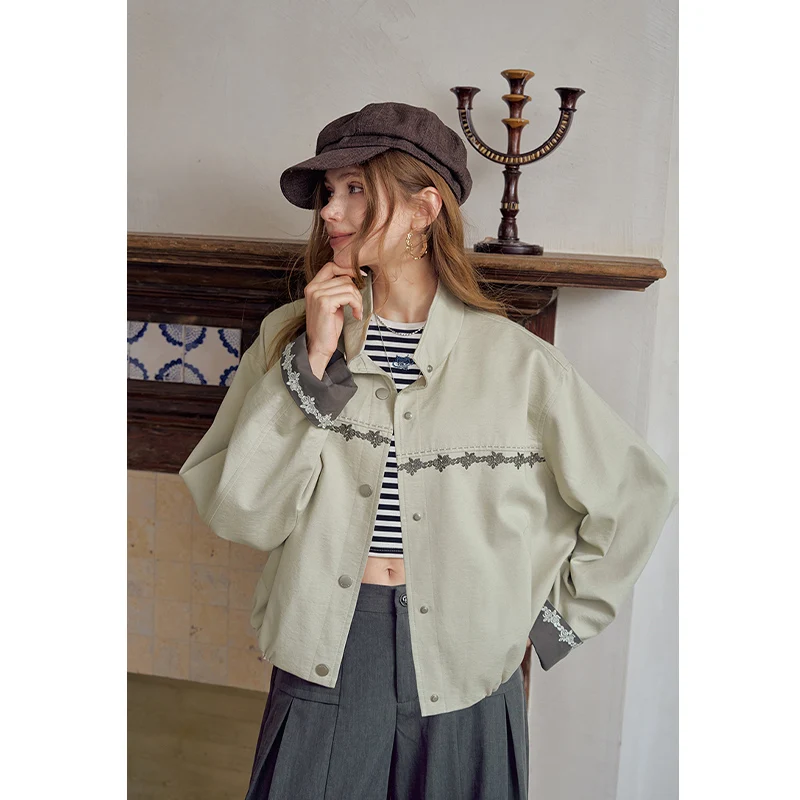 ELFSACK Elegant Women's Crop Outerwear with Floral Embroidery Detail, Sweet Light Casual Short Jacket, Cute Coat for Daily