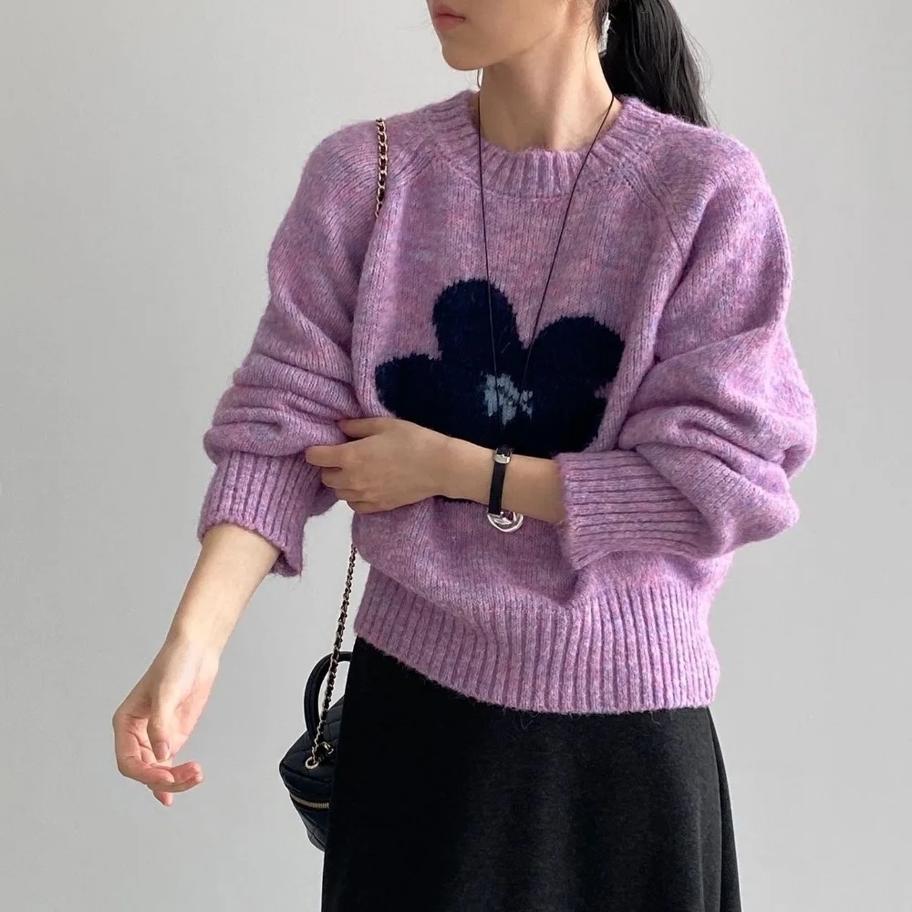 

Retro Flower Embroidered Sweater Women's Round Neck Temperament Casual Versatile Knitted Slimming New Women's Clothing