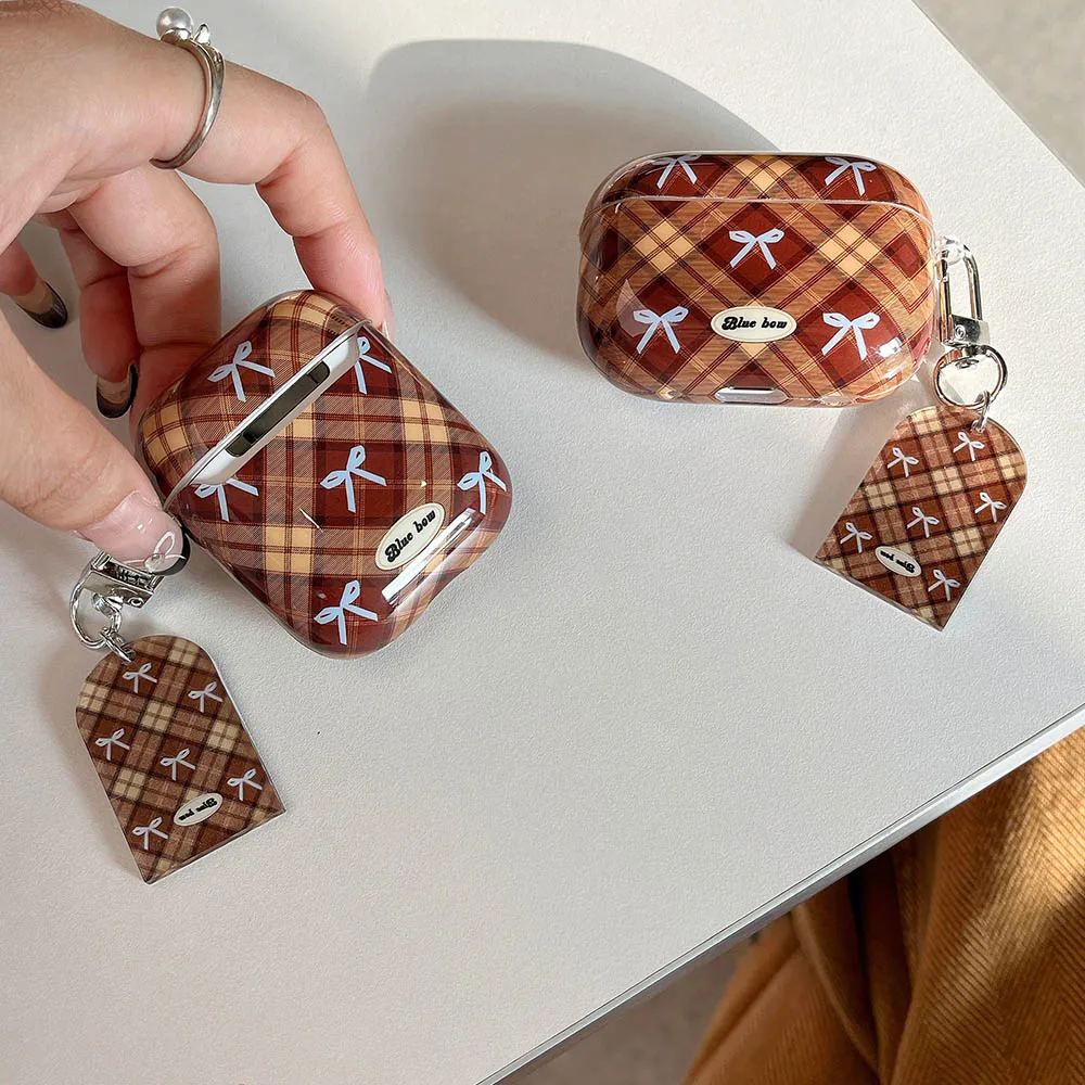 Fashion Girl Retro Style Plaid Bow Pattern Keychain Tag Odporne na wstrząsy etui ochronne do słuchawek AirPods 2 3 4 Pro 2 Akcesoria