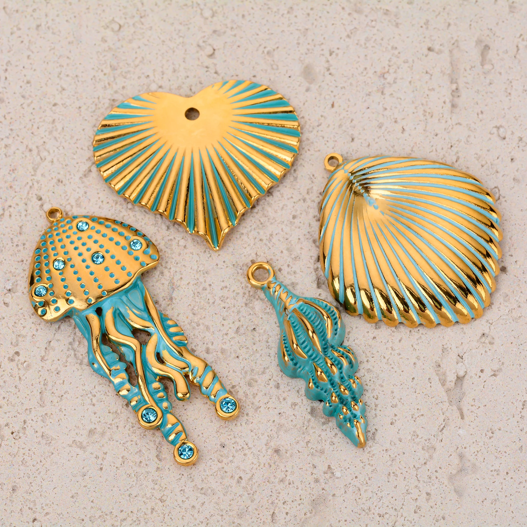 4Pcs Stainless Steel Two Tone Jellyfish Conch Heart Pendant for DIY Necklace Earring Charms Women Big Size Disc Jewelry