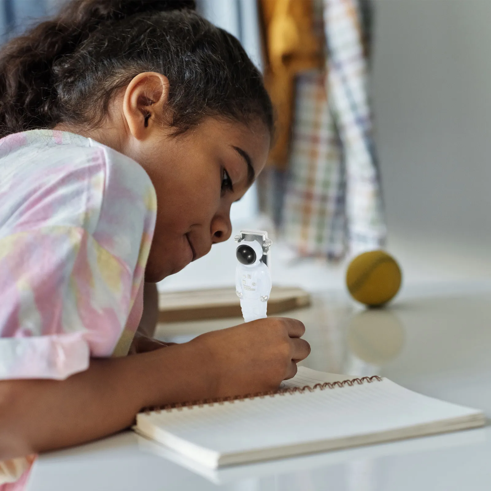 

3Pcs Multi-Function Astronaut Styling Pen Lovely Children Ballpoint Pen Portable Ergonomic Design Kids Supplies Plastic Writing