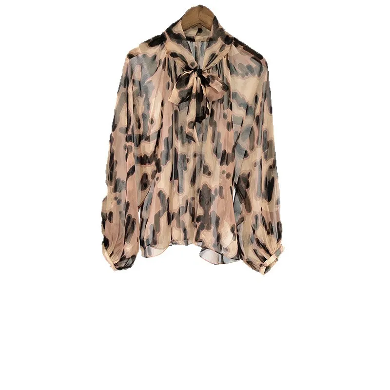 2025, Herbst-Winter-Retro-Kleid mit geometrischem Blumenmuster im Urlaubsstil, weiches Hemdkleid mit V-Ausschnitt und passendem Rock-Design