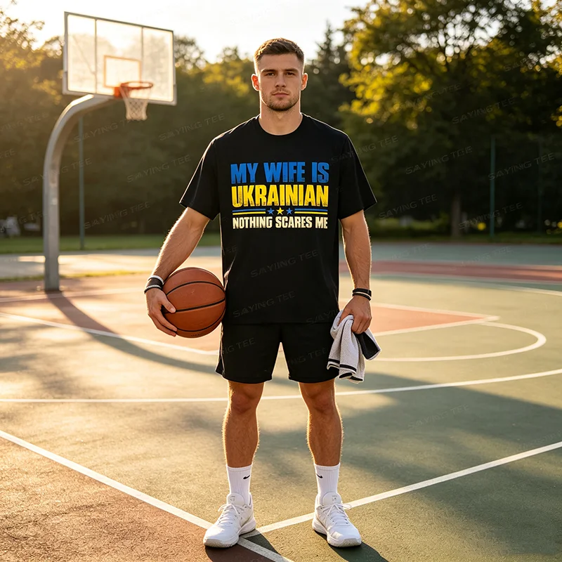 T-Shirt mit Aufdruck „Meine Frau ist Ukrainerin – Nichts macht mir Angst“ – Ukraina-Stolz-Flagge Y2K-Buchstaben Grafik-Slogan-T-Shirt – Herrenmode-Kleidung – Detail 4