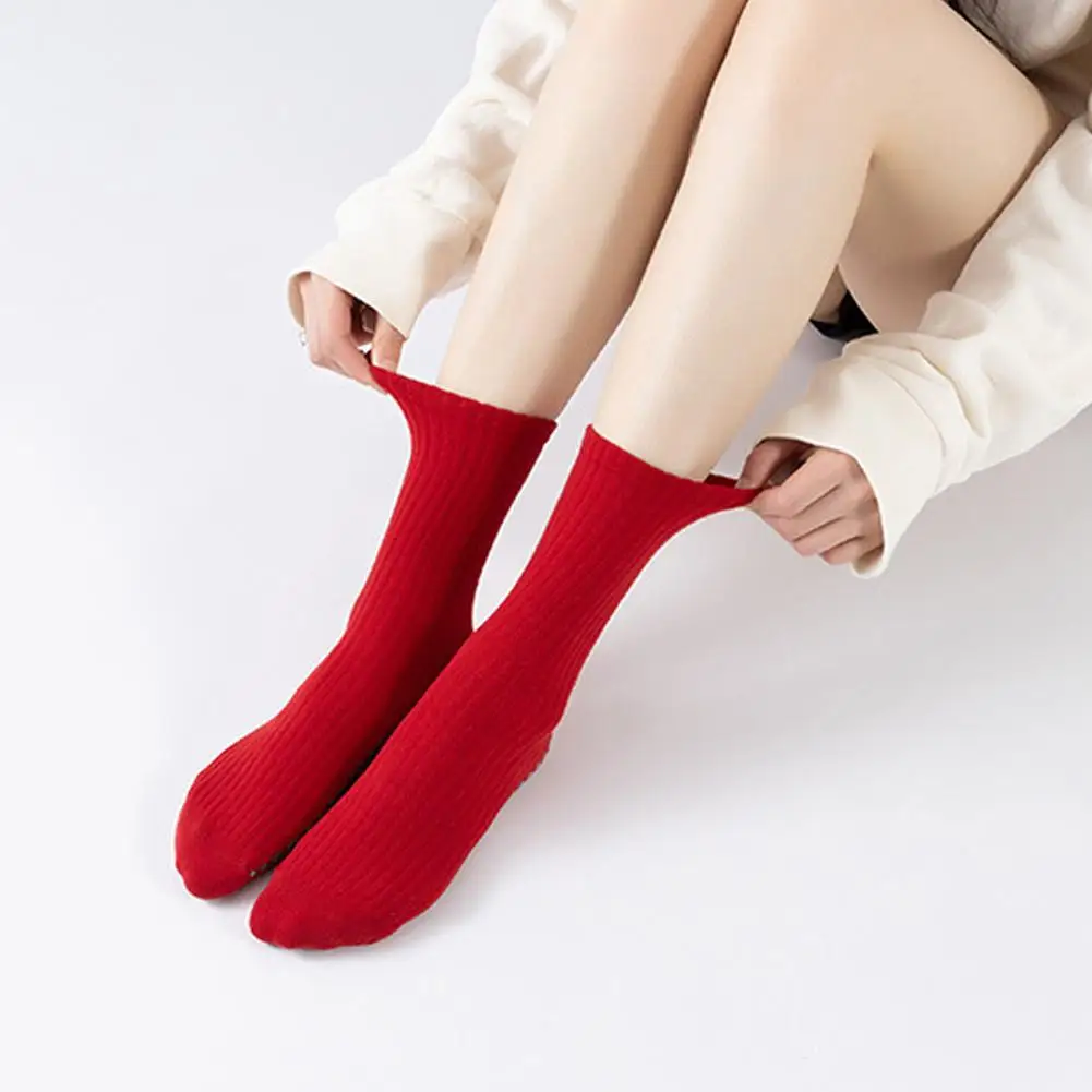 1pair Red Sports Socks Cotton Mid-tube Bottom Professional Non-slip Silicone Indoor Fitness Socks Gym Dance Pilates Yoga Socks