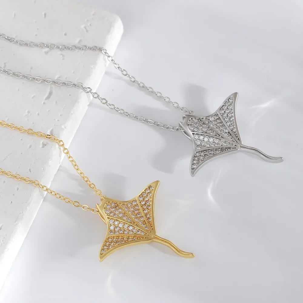 Fashion Exquisite Stainless Steel Marine Animal Manta Ray Zircon Pendant Necklace for Women summer Ocean Beach Vacation Jewelry