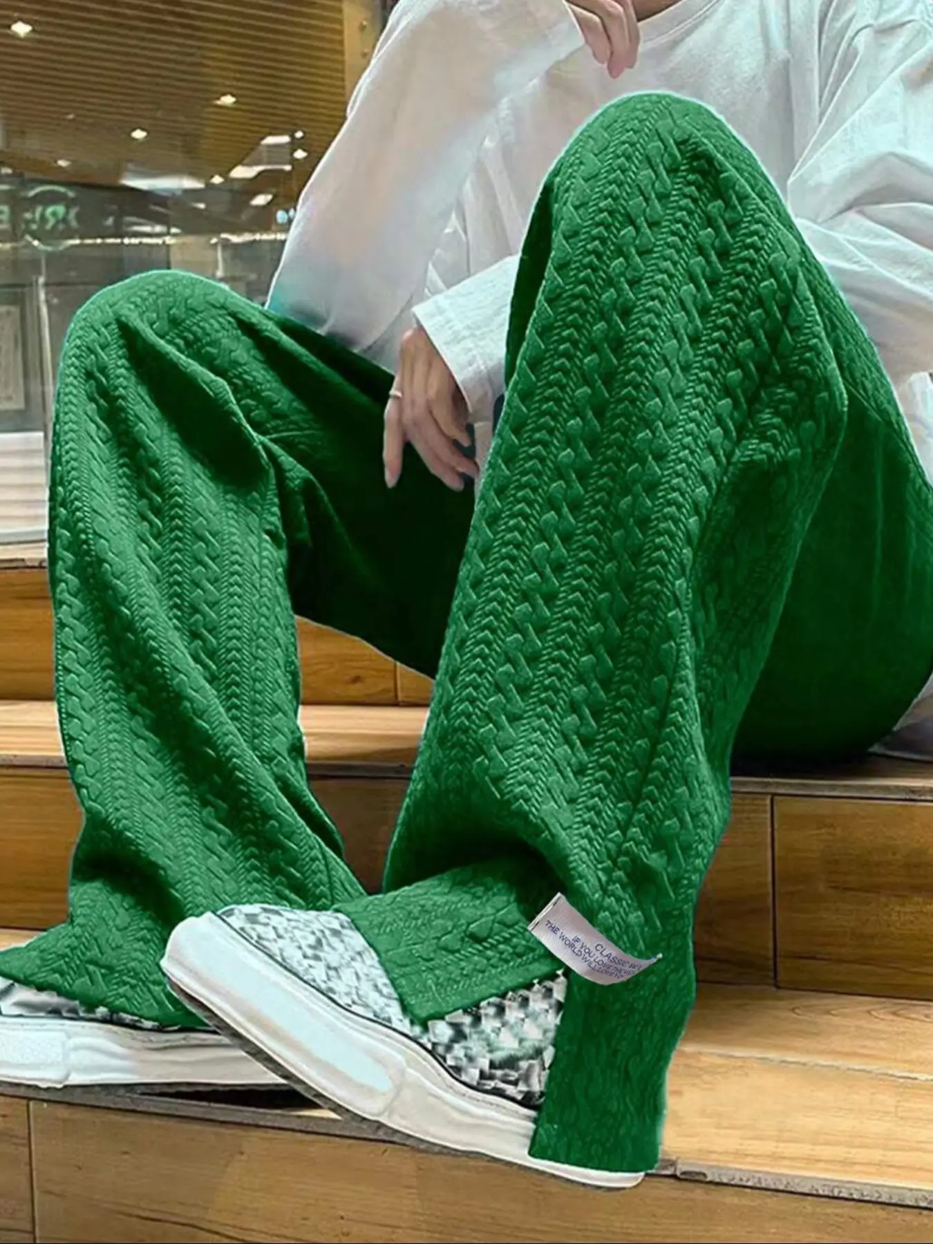 Men's Casual Minimalist Letter Print Sweatpants Split Hem Design Textured Jacquard Fabric Drawstring Waist Comfort Fit