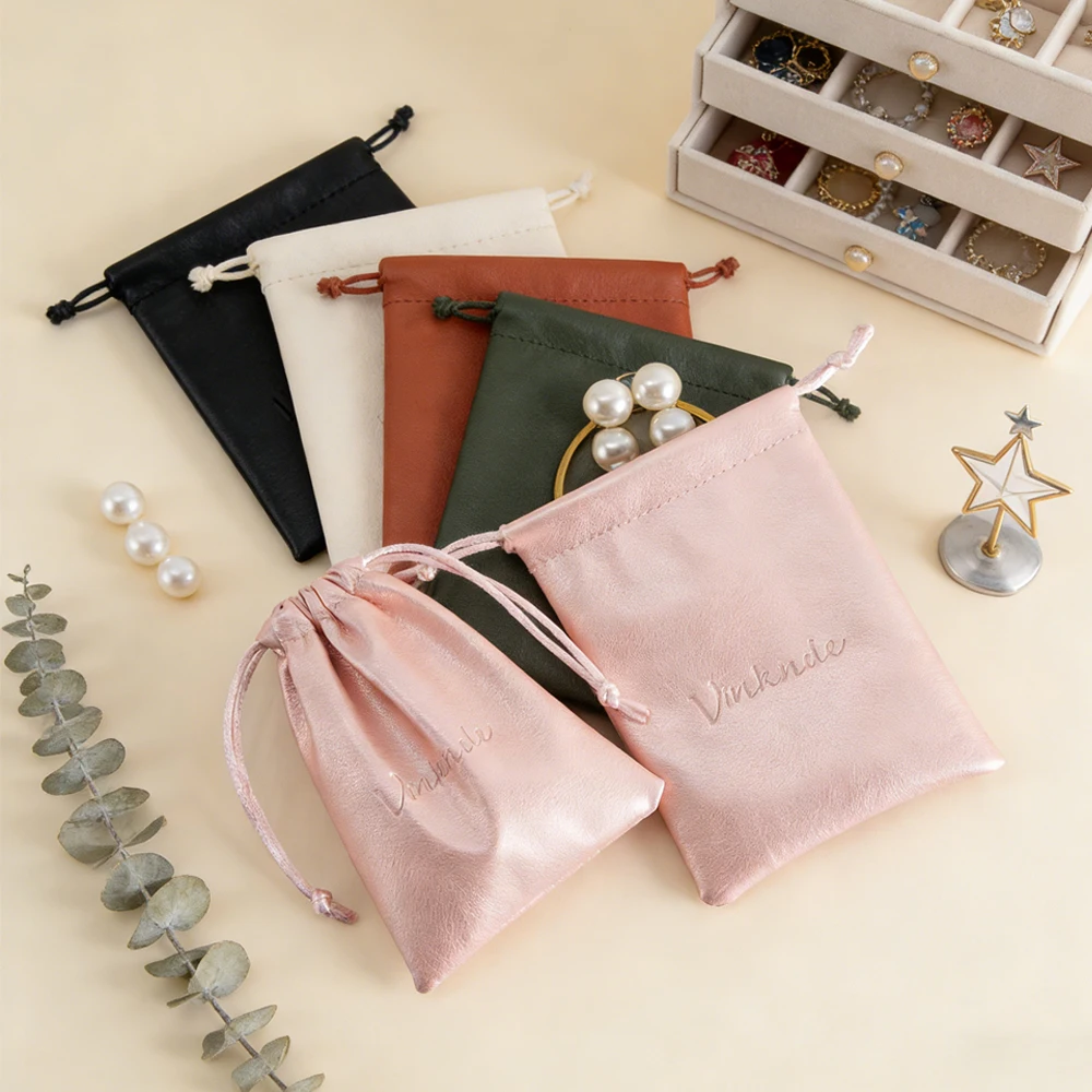 

Подарочные мешочки из искусственной кожи с тиснением на заказ, 100 шт., для свадебных сувениров, косметики, украшений, колец, серег, браслетов