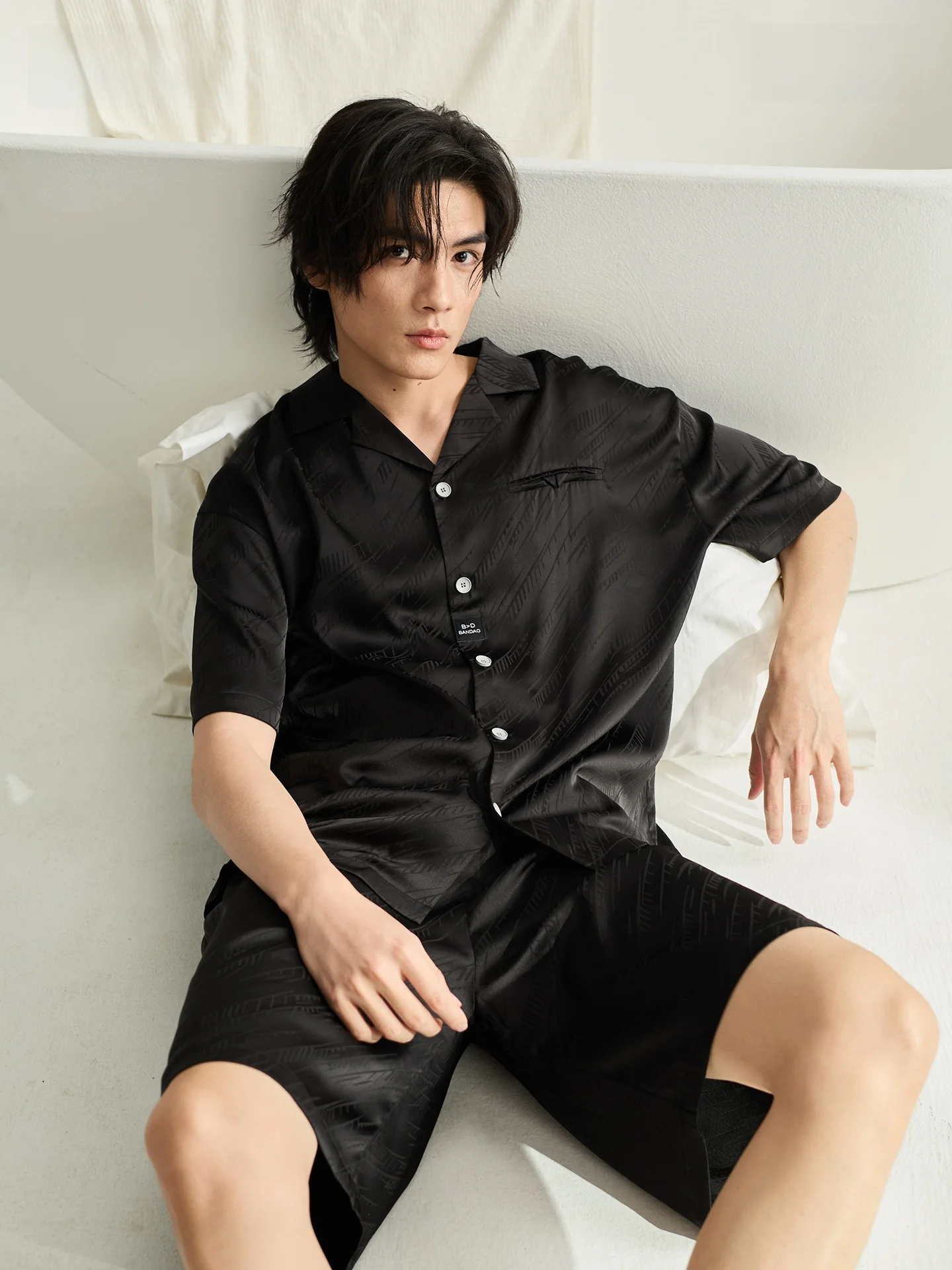 ensemble-de-vetements-d'interieur-en-soie-glacee-a-manches-courtes-pour-homme-–-coupe-ample-confortable-respirant-anti-acariens-melange-de-polyester-pour-l'ete