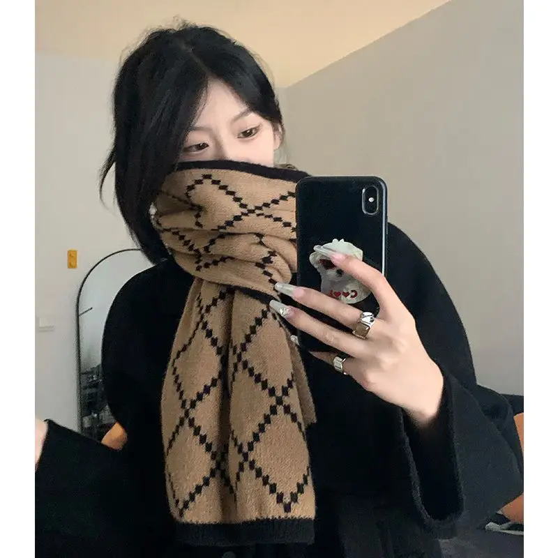 

2024 New Winter Fashionable Plaid Scarf for Women, Double-sided Warm and Thick Yarn Knitted Scarf, 100-135cm Long