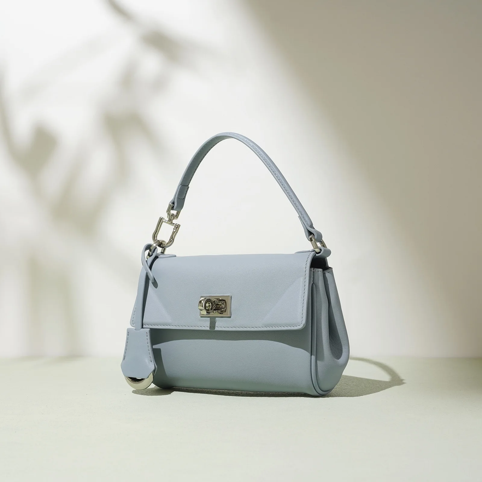 

Casual Commuter Women's Lo Bule Crossbody Bag Faionable Handbag Simple Design Ele Top Layer Cowhide Leather