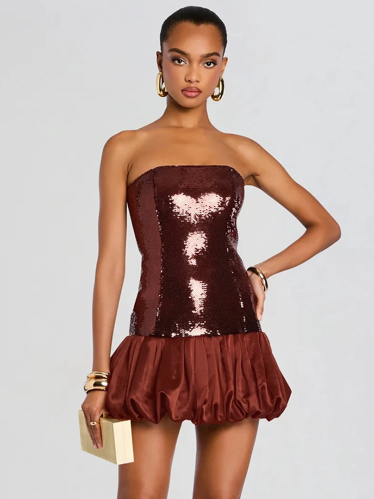 우아한 스트랩리스 스팽글 미니 드레스 – 푹신한 밑단 디자인의 시크한 파티 칵테일 의상 섹시한 클럽웨어 홀리데이 패션 이브닝웨어