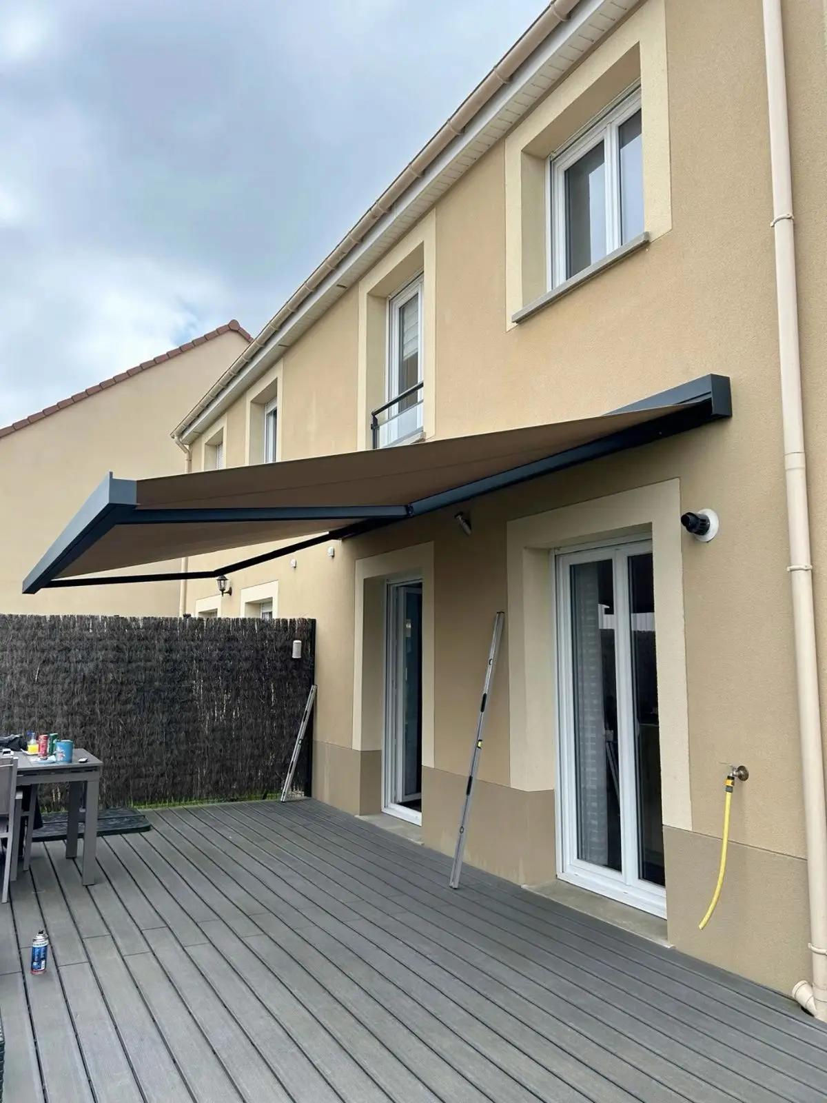 Wholesale High Quality Retractable Car Parking Awnings Huge Outdoor Full Cassette Sun Shade Electric with LED Retractable Awning