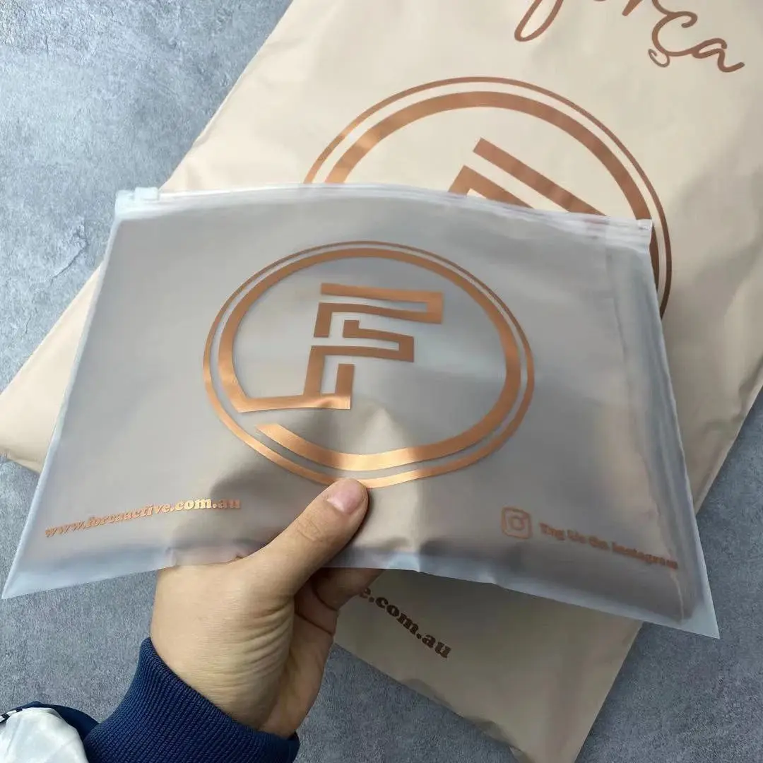 50 Stück matte transparente Reißverschlusstaschen für Hemdenverpackungen, Firmenproduktversandtaschen, mit individuellem Logodruck. – Detail 6