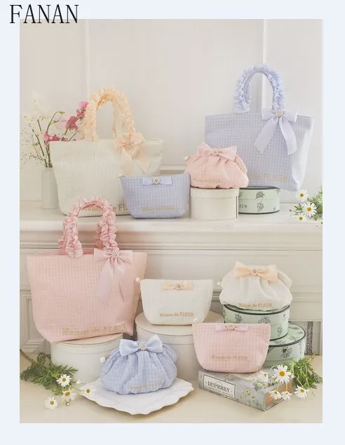 

2025 New Summer New Mesh Fabric Cool Sweet Shell Cosmetic Bags for Women Japanese Elegant Casual Makeup Casual Clutch Bag