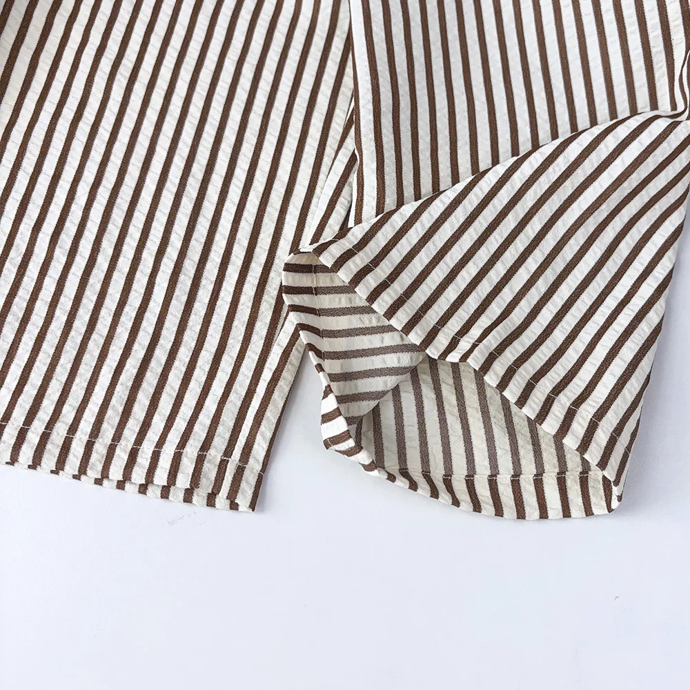Sommerliches, modisches, gestreiftes Freizeit-Set für 3-7 Jahre: Ärmelloses, plissiertes Oberteil mit Rundhalsausschnitt + weit geschnittene Hose, Zweiteiler – Detail 7
