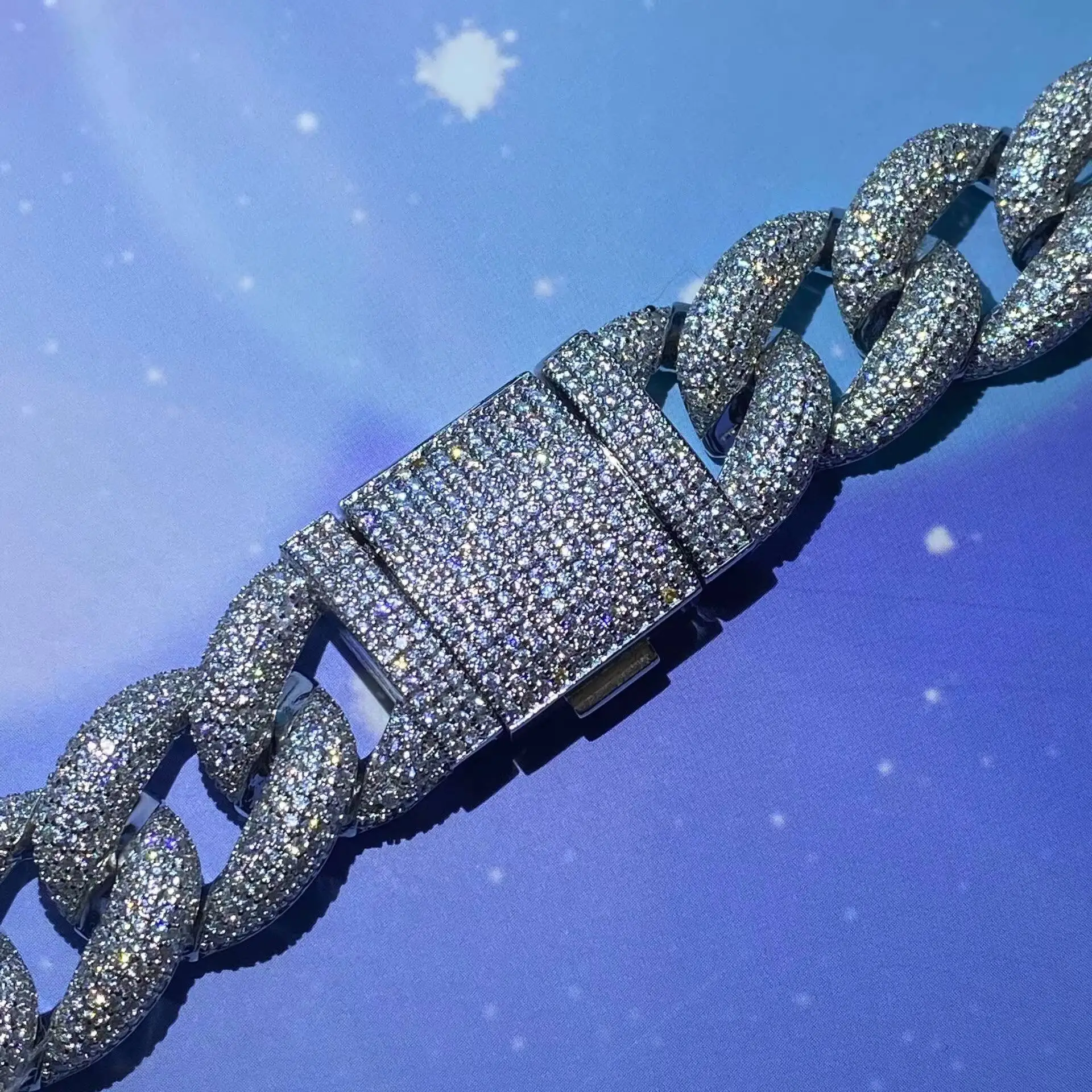 Luxury Hip Hop Style Miami Cuban Link Chain Iced Out Necklace S925 Plated White Gold D Color VVS GRA Moissanite.