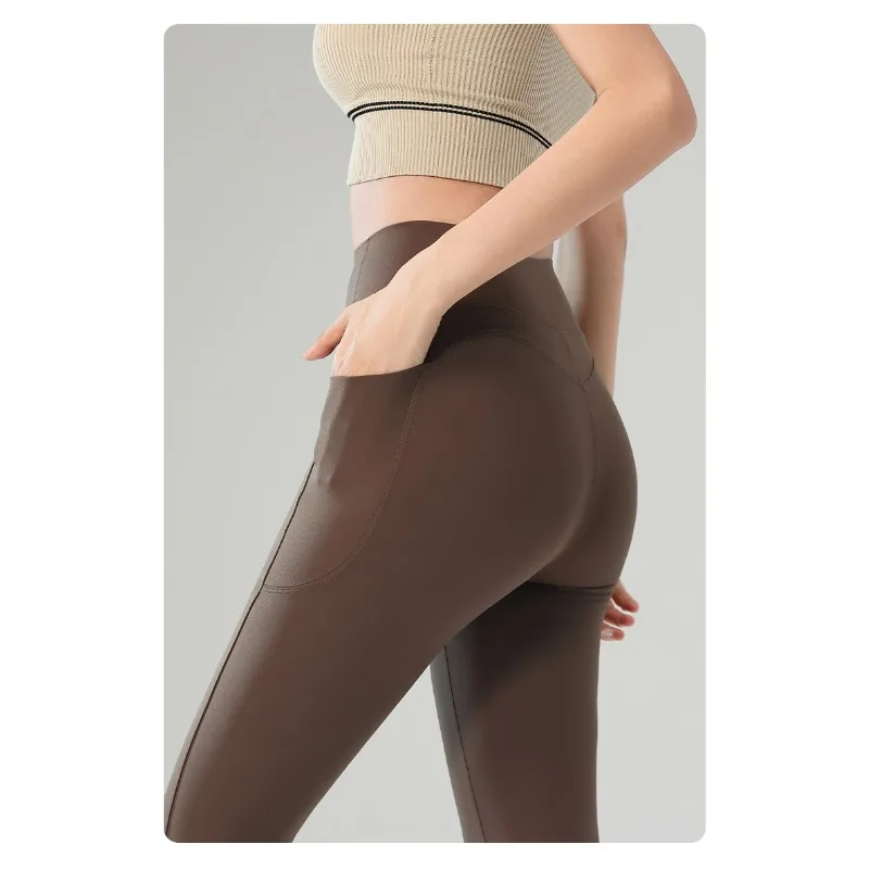 เลกกิ้งผู้หญิงสีพื้นทรงเข้ารูปเอวสูงผ้ากำมะหยี่แฟชั่นสำหรับฤดูใบไม้ร่วงและฤดูหนาว เหมาะสำหรับเล่นกีฬาและวิ่ง