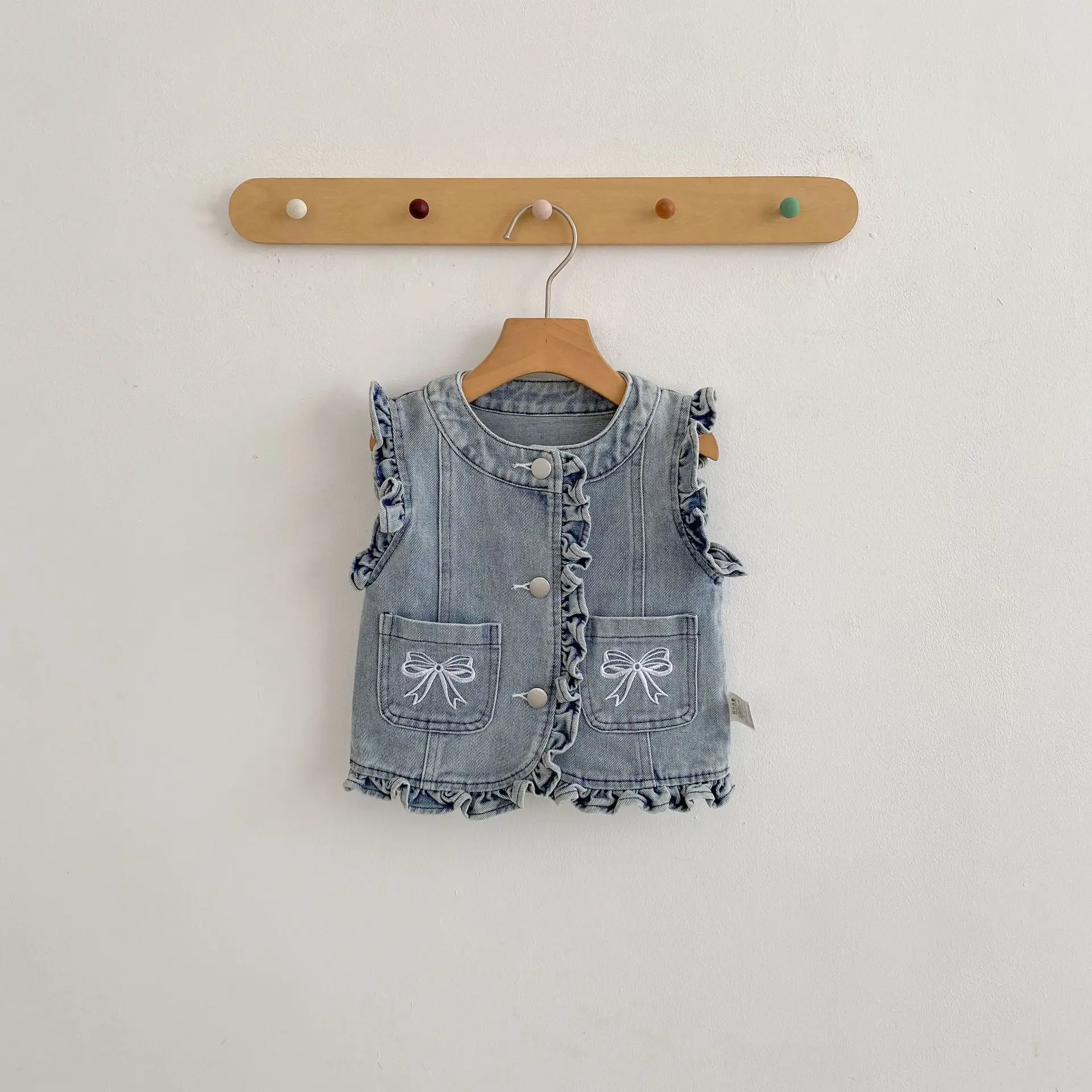

Spring and Autumn new 2-3 year old baby clothing, bow print, fashionable baby girl denim vest cardigan,
