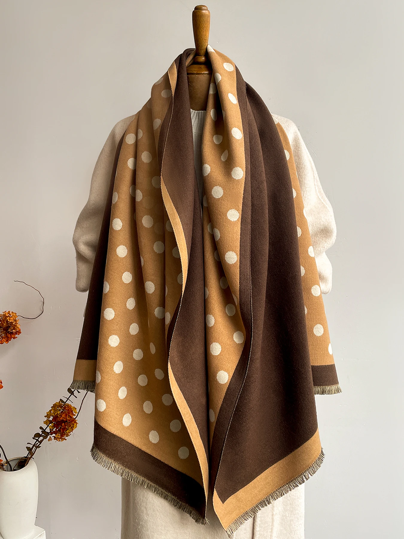 المرأة الخريف الشتاء فو الكشمير نقطة نمط ernShawl الدافئة وشاح جاكار تنوعا بطانية استخدام الرقبة حماية نمط جديد