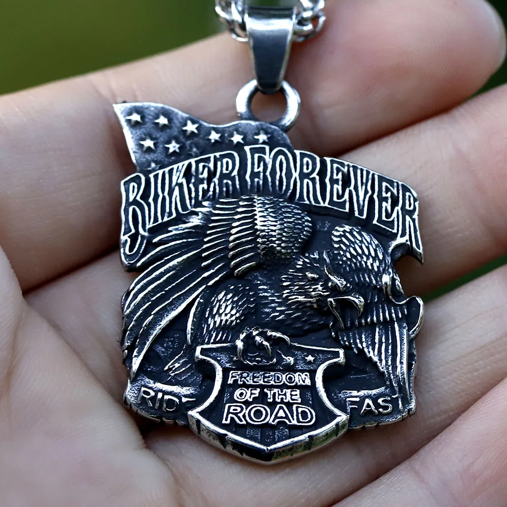 2022 Men\'s 316L stainless-steel V Motorcycle Necklace Biker Forever Freedom To The Road Pendant Necklace for gift free shipping