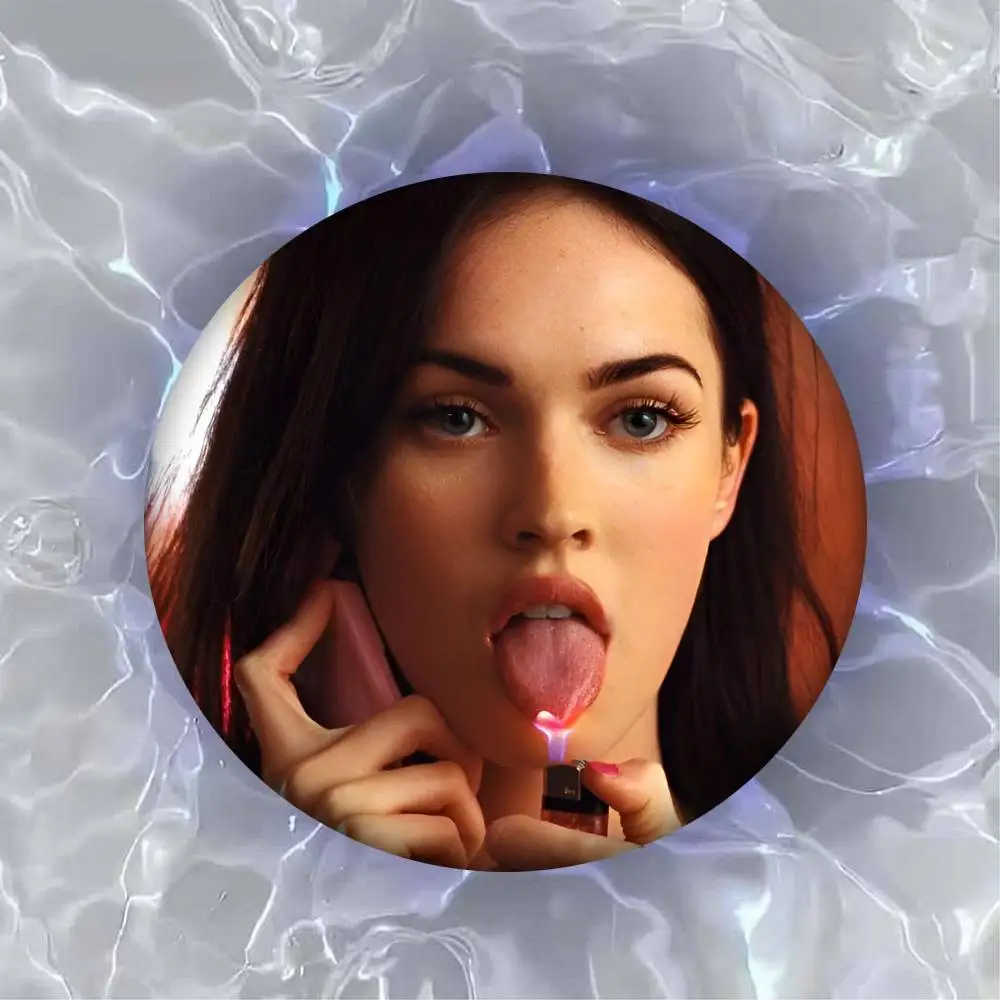 أفلام الرعب جينيفرز شارات الجسم شارة مستديرة صفيح عملة بروش الملابس على ظهره اكسسوارات التلبيب دبوس