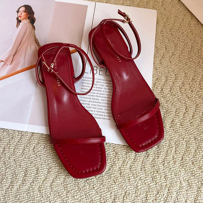 2024 Summer Red Gold Women Slipper Fashion Narrow Band Ladies Casual Sandal Shoes Square Low Heel Outdoor Dress Gladiator Shoes