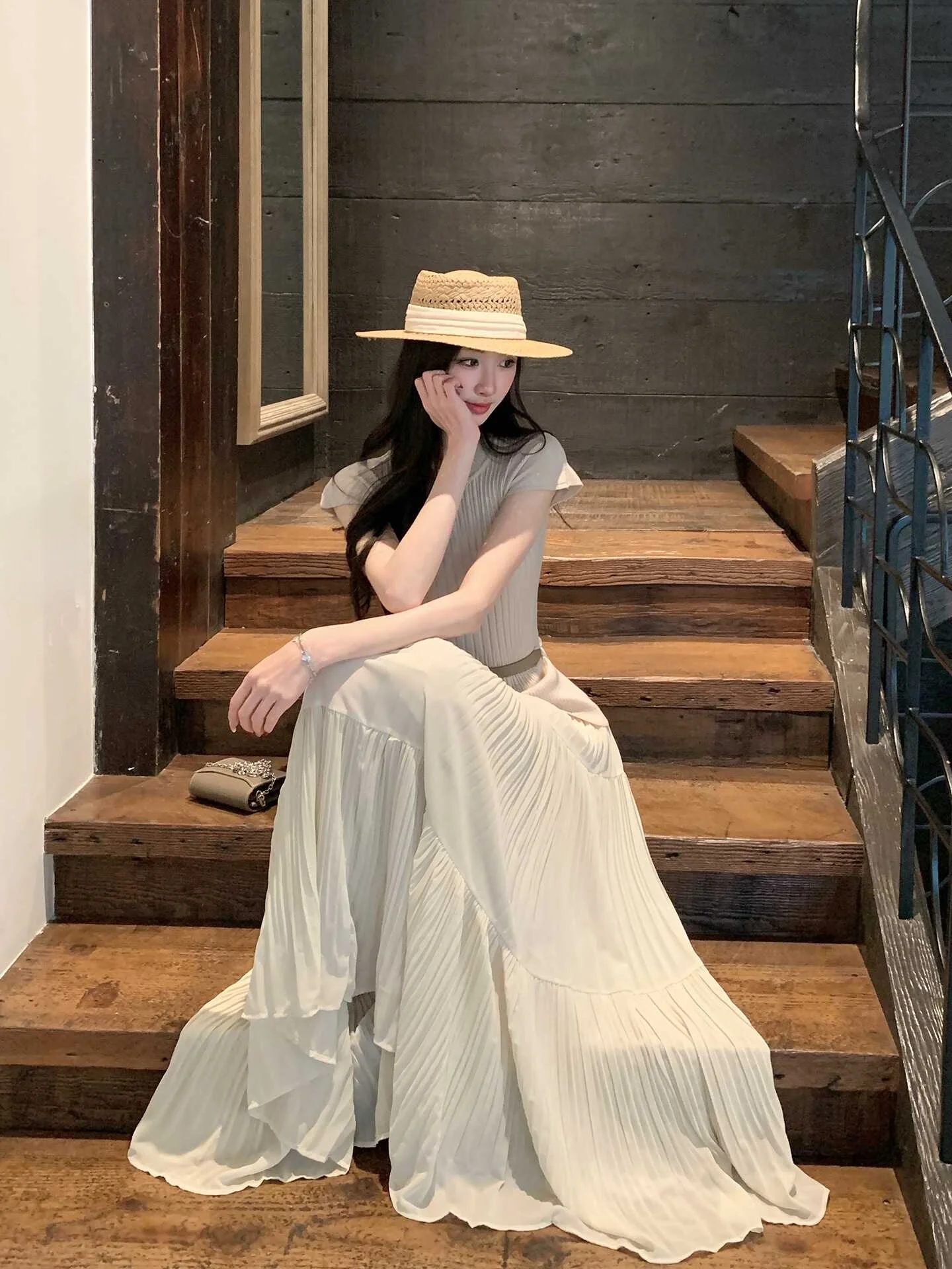 

Solo Explosive Beijing Lady Elegant T-Shirt Set High Waist Gauzy Skirt Two Piece Set Short Sleeve Fashionable Women's Outfit