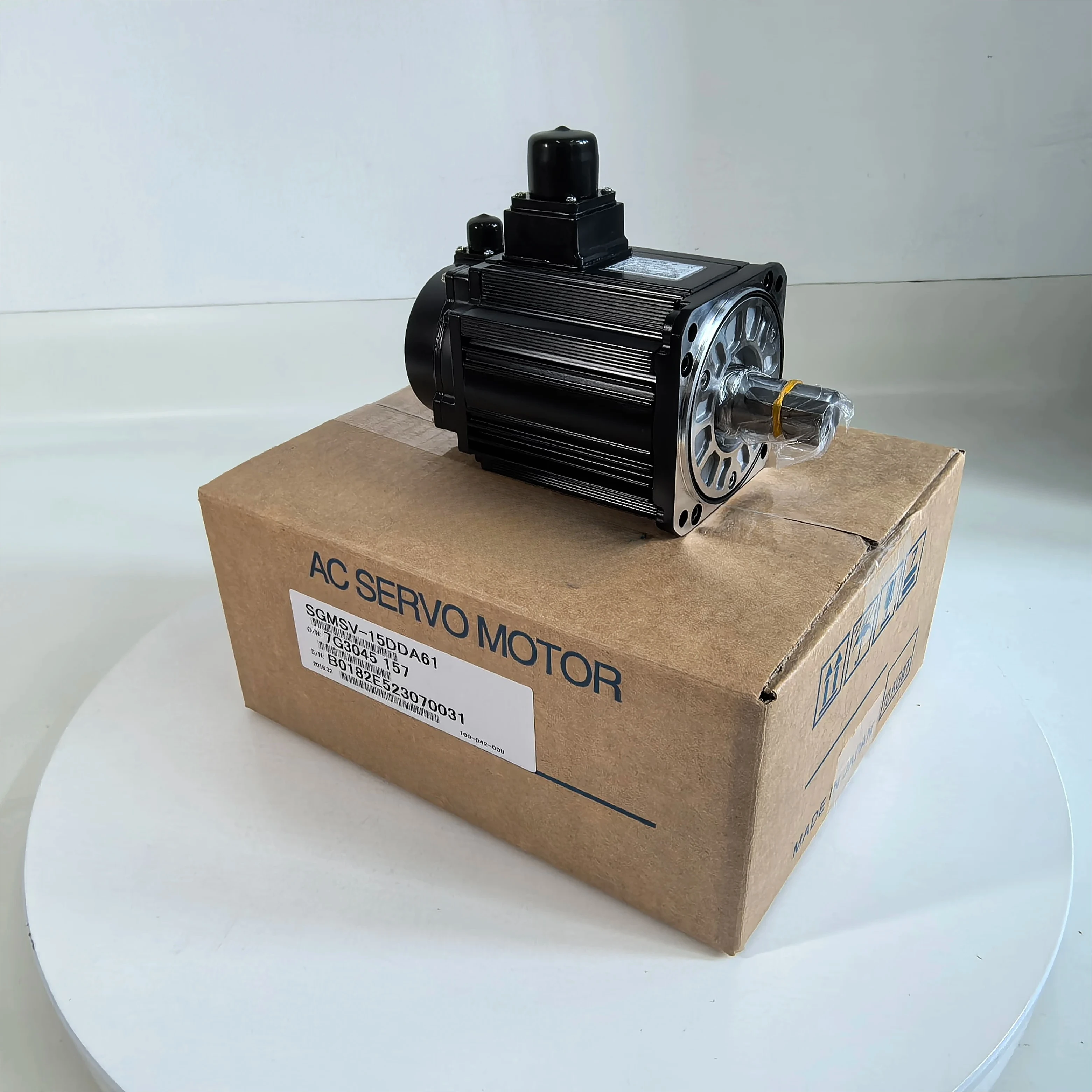 Bild 6: Neuer SGMSV-15DDA61 Servomotor mit Expresslieferung