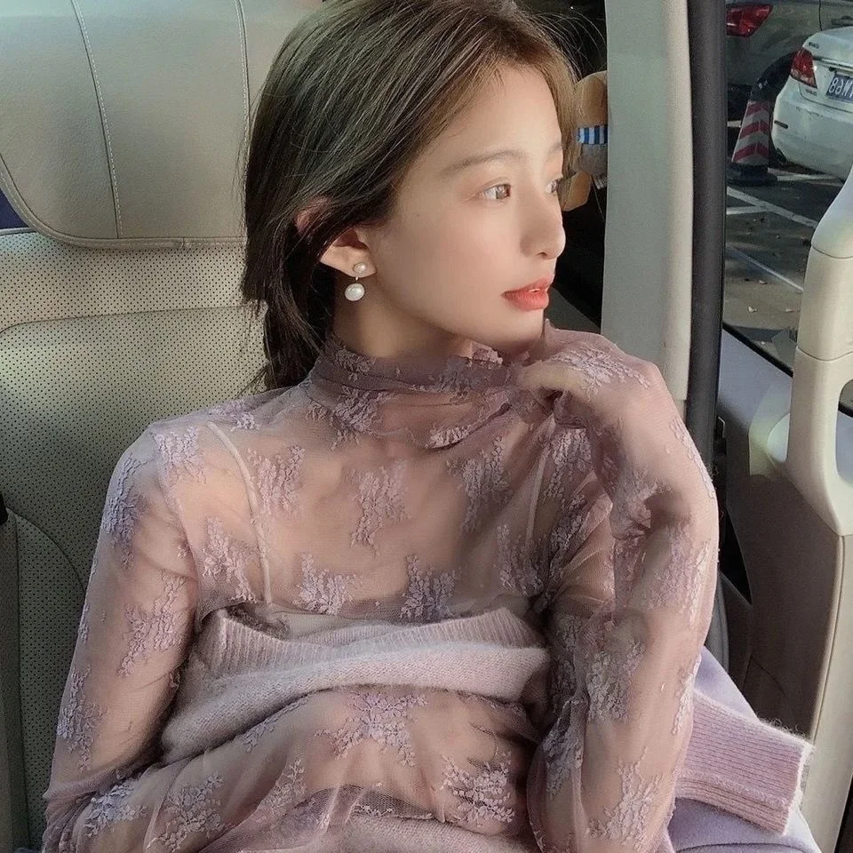 

Весна и осень, новая высококачественная кружевная подкладка для женщин, 2025 год, полый сетчатый топ в западном стиле с длинными рукавами, сексуальная рубашка