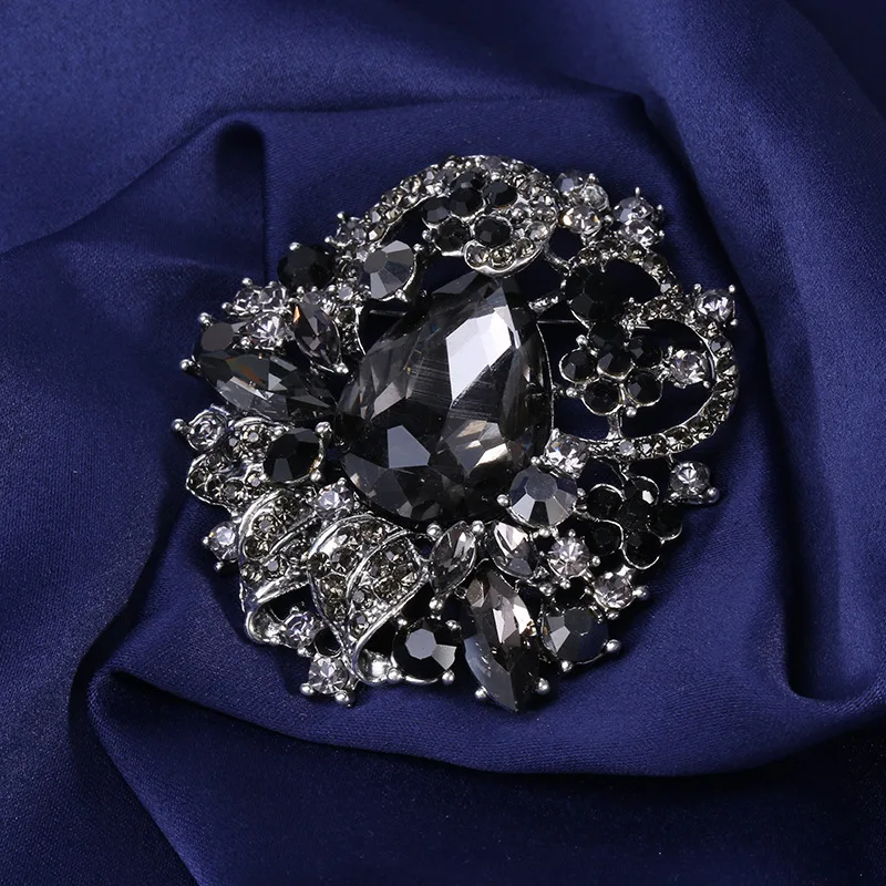 Luxury Women Men Bohemian Style Fashion Elegant Crystal Brooches Pins Vintage Classic Banquet Party Jewelry Shiny Brooch Pin