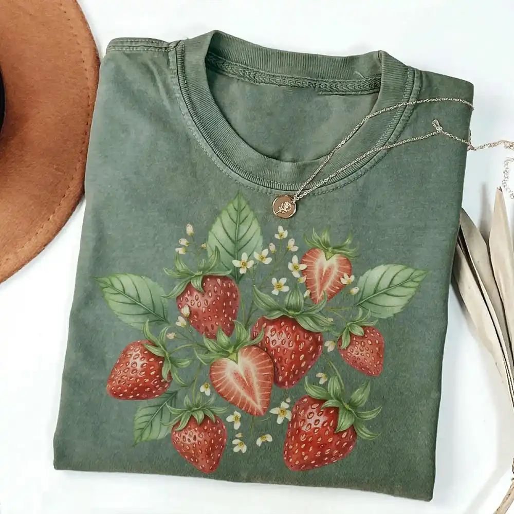 Vintage Strawberry Shirt Mineral Wash Retro T Shirt Oversized Retro Strawberry Plant Botanical Shirt Nature Shirt Gardener Gift