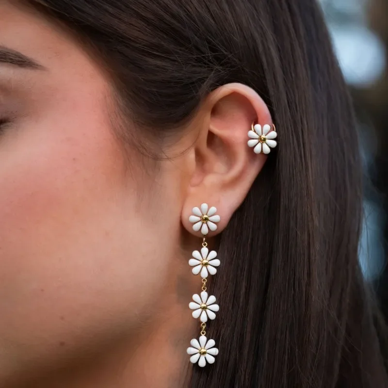 الفولاذ المقاوم للصدأ الصيف الساخن بيع الأزياء الصغيرة زيت الأقحوان بالتنقيط التيتانيوم الصلب الأذن العظام كليب صغير جديد وبسيط #1