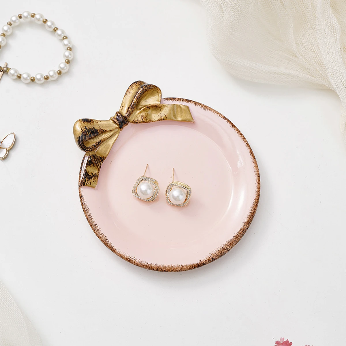 1PC, Simple Resin Material, Aged Pink Tray, Bow-Shaped Round Decorative Plate, Suitable for Indoor Home Decoration
