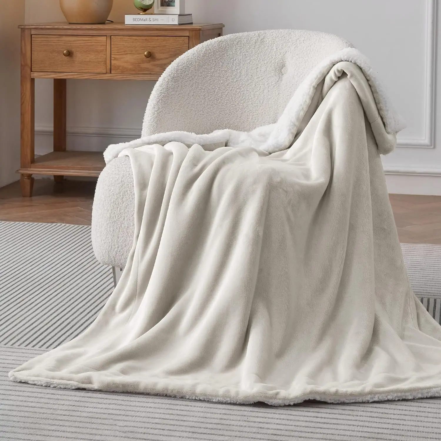 Bedsure Sherpa Fleece Blanket for Couch - Thick and Warm Blanket for Winter, Soft Fuzzy Plush Blanket for All Season