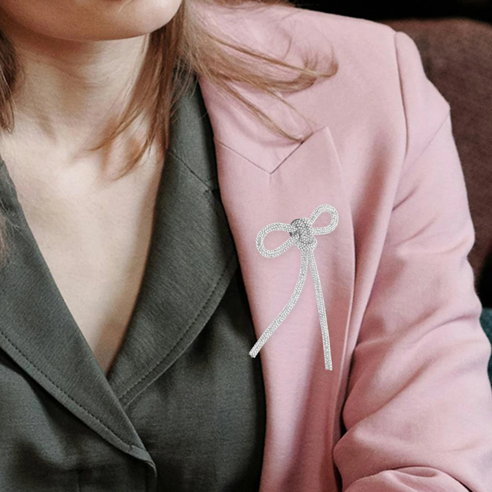 

Bow Brooch for Women Clothing Fashion Bowknot Rhinestone Alloy Lapel Badge Clothes
