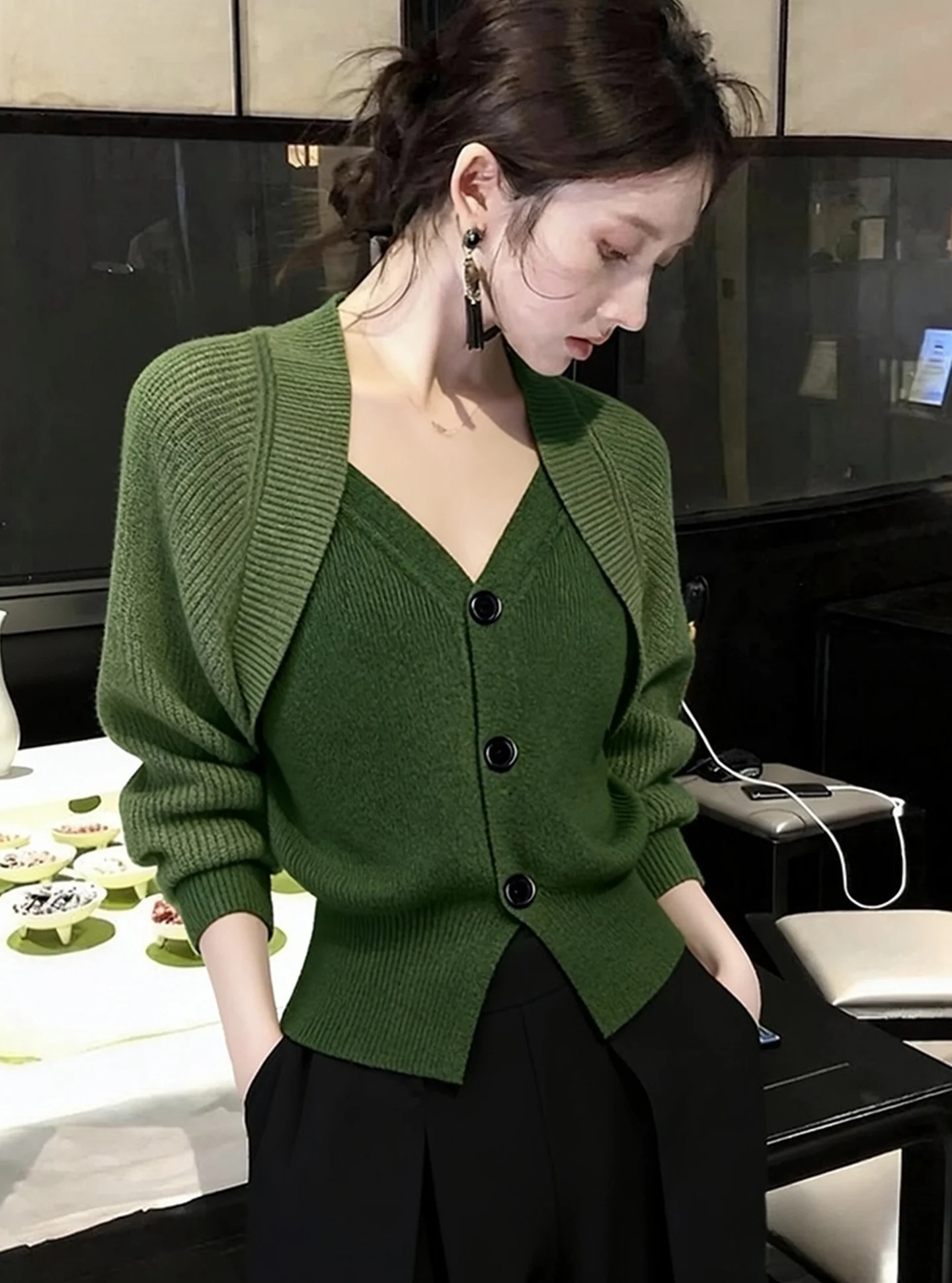 

Ele een Knitted Sweater Women's Spring Design Unique Charming High End Personali Loose Fit Long Sve Single Piece