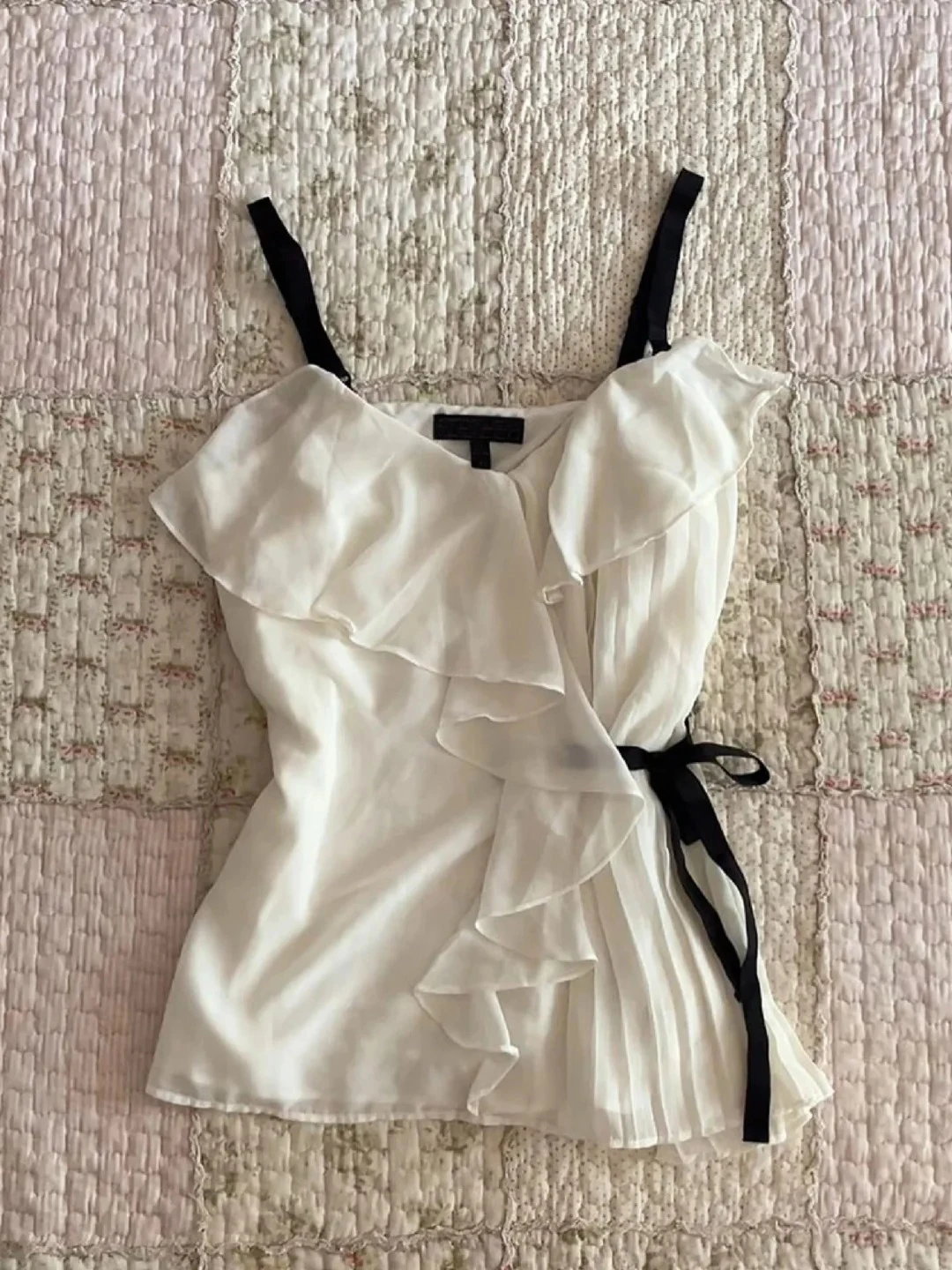 เสื้อครอปวินเทจสไตล์เซ็กซี่ Y2K ยุค 90 โชว์หลัง เสื้อพังก์หวานๆ สาวฮอต เสื้อกล้ามสไตล์ฮาราจูกุ เสื้อยืดเท่ๆ เสื้อกล้ามสไตล์อีโม