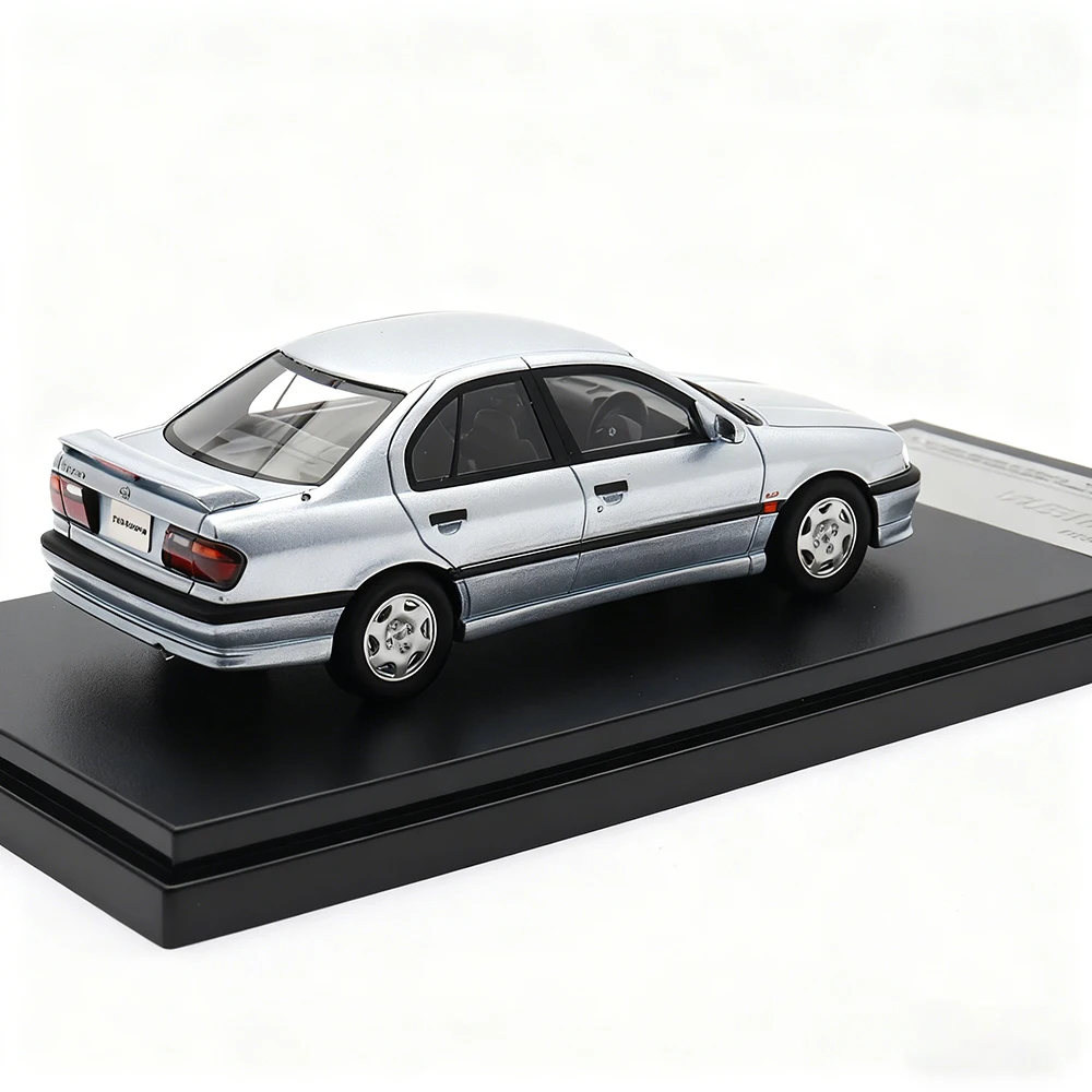 1:43 Scale High-Simulation Resin Car Model Nissan Primera-Style Mini Vehicle Collectible Display Toy Gift